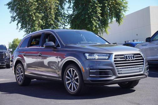2019 Audi Q7 55 Premium Plus