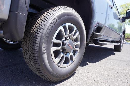 2025 GMC Sierra 2500 SLT