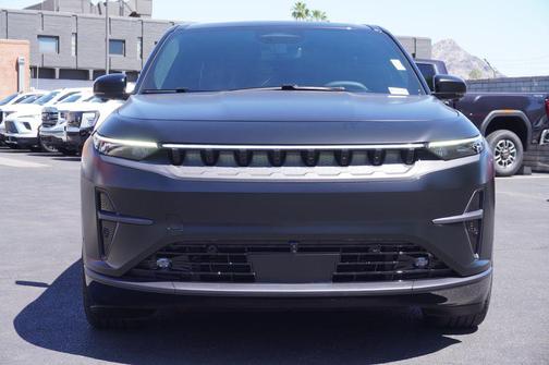 Diamond Black Crystal Pearlcoat 2025 Jeep Wagoneer S Launch Edition