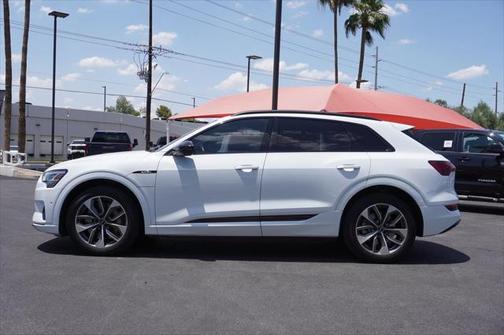 2021 Audi e-tron Premium Plus
