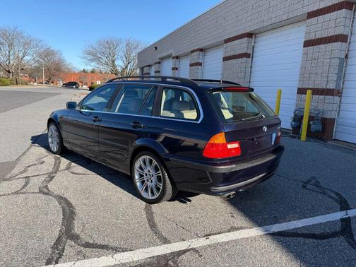 2003 BMW 325 325xiT Wagon 4D