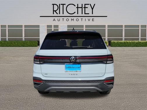 Monument Gray w/Deep Black Roof 2025 Volkswagen Taos 1.5T SE Black