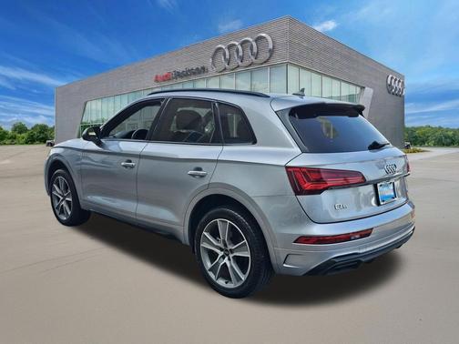 Florett Silver Metallic 2025 Audi Q5 45 S line Premium