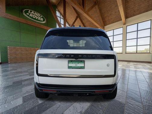 Icy White SV Bespoke Special Effect Gloss 2026 Land Rover Range Rover P615 SV