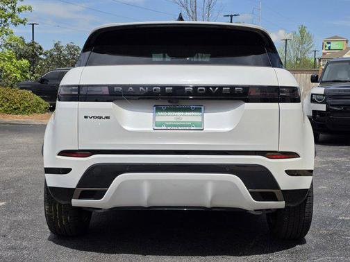 Ostuni Pearl White Metallic 2025 Land Rover Range Rover Evoque Dynamic SE