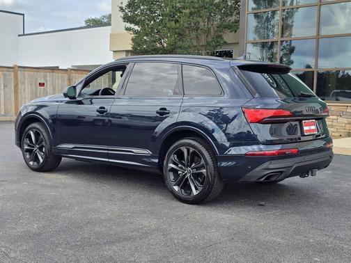 Waitomo Blue Metallic 2025 Audi Q7 55 Premium Plus