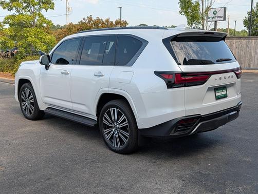 2025 Lexus LX 700h Luxury