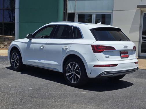 Ibis White 2021 Audi Q5 45 Premium Plus