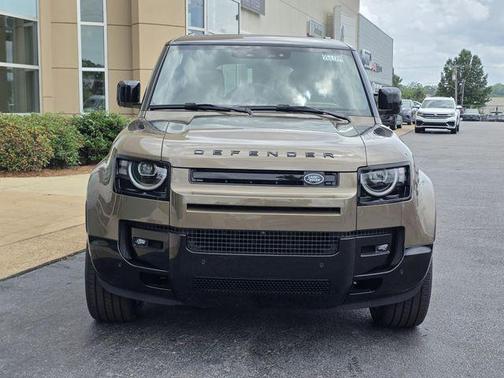 Gondwana Stone Metallic 2026 Land Rover Defender P400 X-Dynamic SE