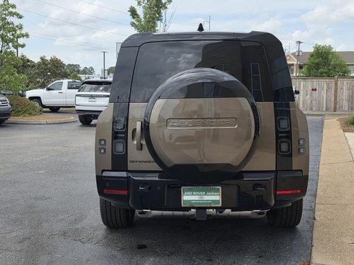 Gondwana Stone Metallic 2026 Land Rover Defender P400 X-Dynamic SE