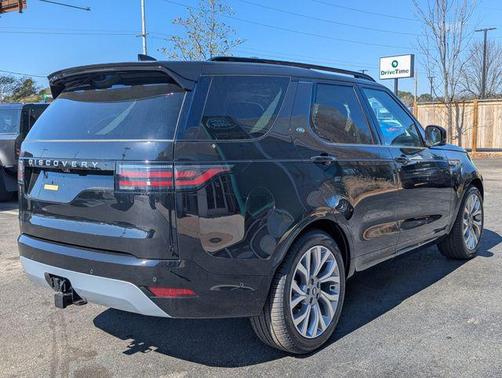 Santorini Black Metallic 2026 Land Rover Discovery Gemini Edition