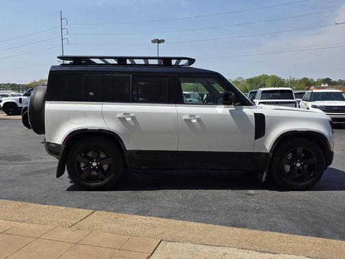 Fuji White 2024 Land Rover Defender X-Dynamic SE