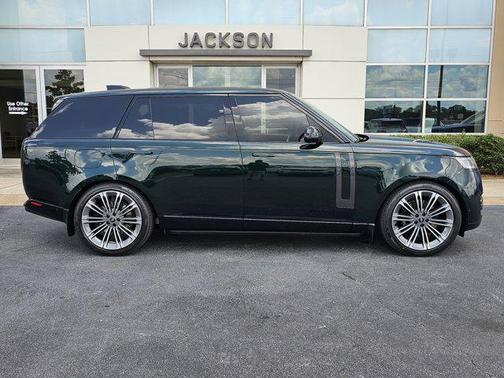 2025 Land Rover Range Rover P530 SE 7 Seat