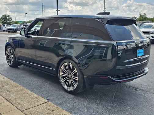 2025 Land Rover Range Rover P530 SE 7 Seat