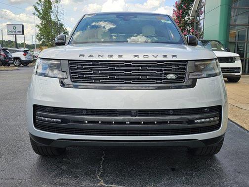 2025 Land Rover Range Rover P550e SE