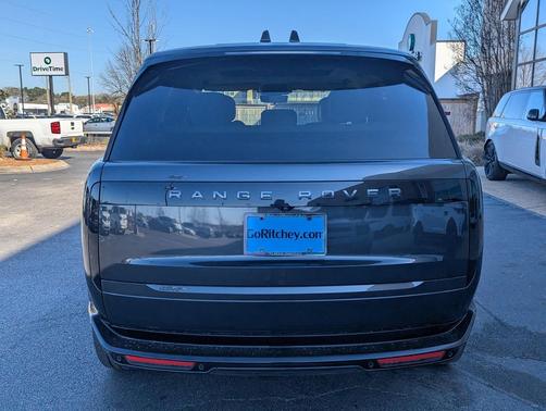 Carpathian Grey Premium Metallic 2025 Land Rover Range Rover P550e SE