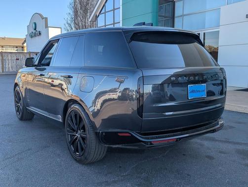 Carpathian Grey Premium Metallic 2025 Land Rover Range Rover P550e SE