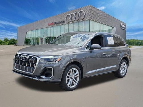 Samurai Gray Metallic 2025 Audi Q7 55 Premium