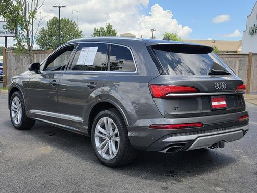 Samurai Gray Metallic 2025 Audi Q7 55 Premium