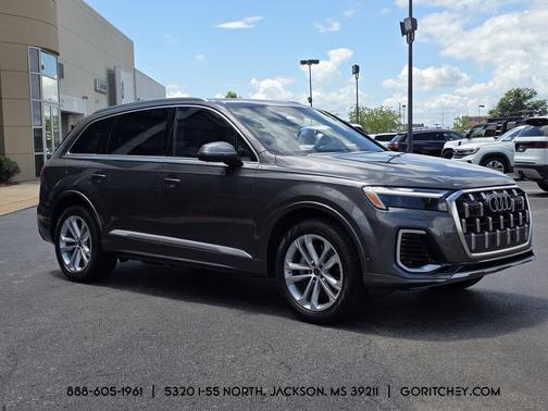 Samurai Gray Metallic 2025 Audi Q7 55 Premium
