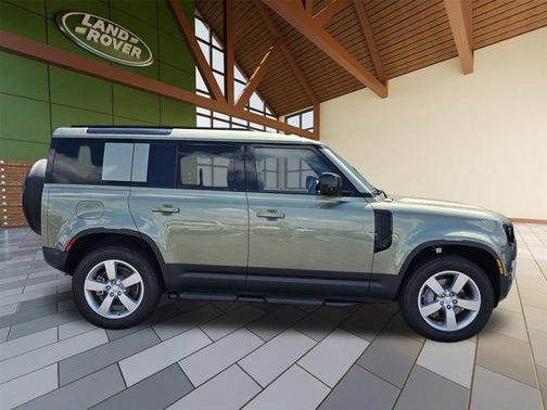 2025 Land Rover Defender 110 P400 S