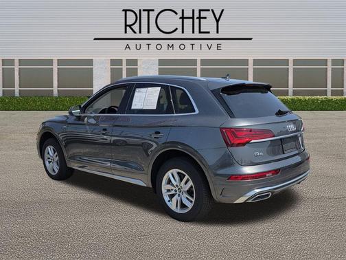 Daytona Gray Pearl Effect 2024 Audi Q5 45 S line Premium