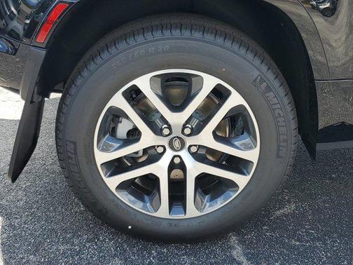 2024 Land Rover Defender 90 P400 X-Dynamic SE