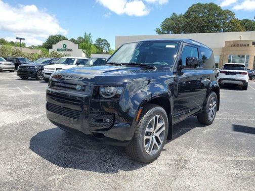 2024 Land Rover Defender 90 P400 X-Dynamic SE