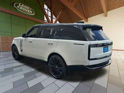 2025 Land Rover Range Rover P400 SE 7 Seat