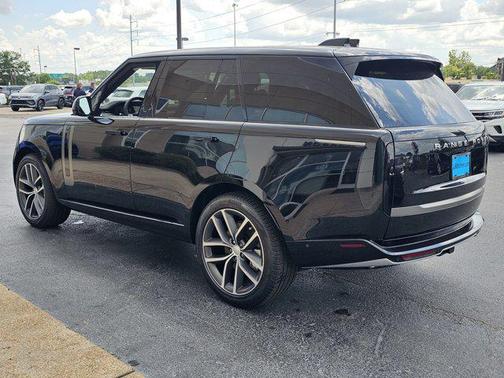 2025 Land Rover Range Rover P530 SE