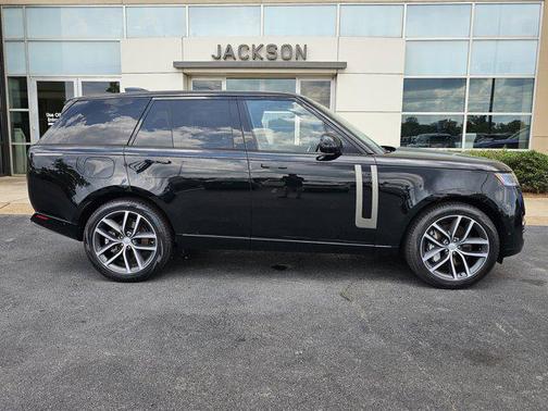 2025 Land Rover Range Rover P530 SE