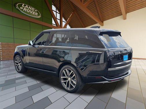 2025 Land Rover Range Rover P530 SE