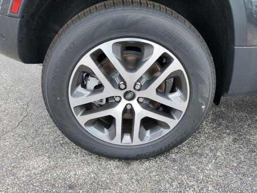 2024 Land Rover Defender 110 P400 S