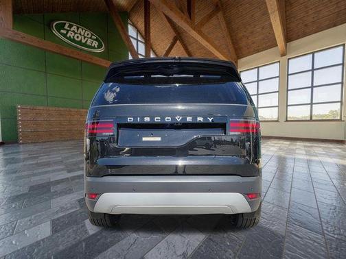 Santorini Black Metallic 2025 Land Rover Discovery P300 S