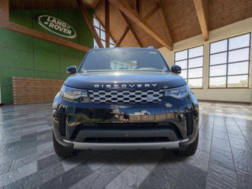 Santorini Black Metallic 2025 Land Rover Discovery P300 S