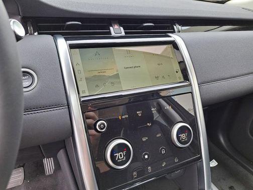 Fuji White 2023 Land Rover Discovery Sport SE