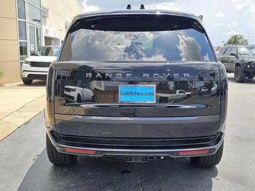 2025 Land Rover Range Rover P530 SE