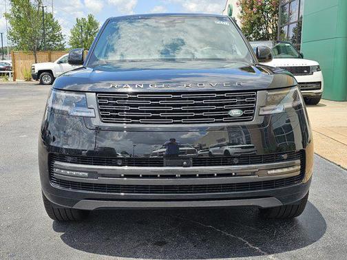 2025 Land Rover Range Rover P530 SE