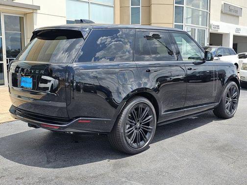 2025 Land Rover Range Rover P530 SE