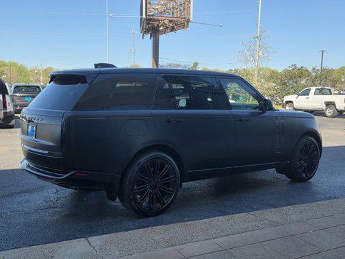 Obsidian Black SV Bespoke Ultra Metallic Satin 2026 Land Rover Range Rover P530 SE 7 Seat