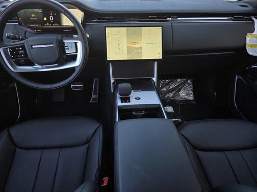 Obsidian Black SV Bespoke Ultra Metallic Satin 2026 Land Rover Range Rover P530 SE 7 Seat