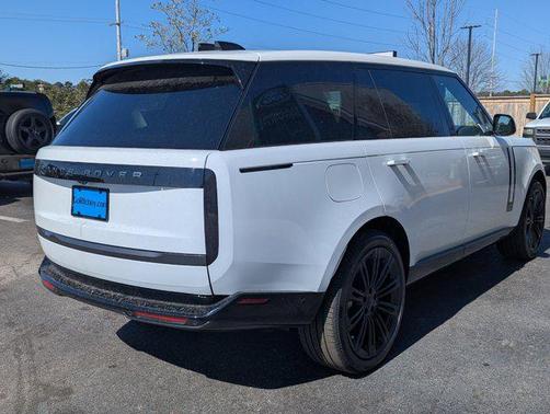 Fuji White 2026 Land Rover Range Rover P400 SE 7 Seat