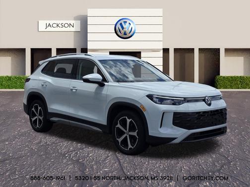 Pure White 2025 Volkswagen Tiguan 2.0T SE