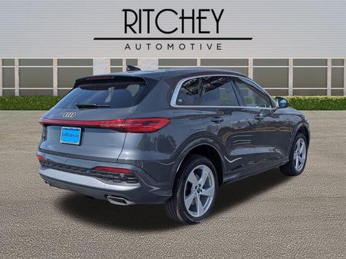 Tambora Gray 2025 Audi Q5 Premium Plus TFSI quattro S tronic