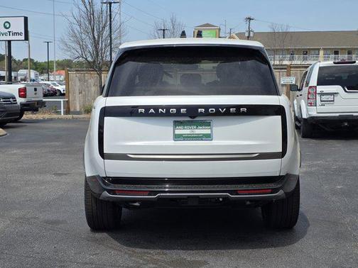 OSTUNI PRL WHIT 2026 Land Rover Range Rover P400 SE