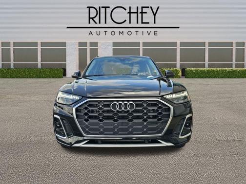 Mythos Black Metallic 2024 Audi Q5 45 S line Prestige