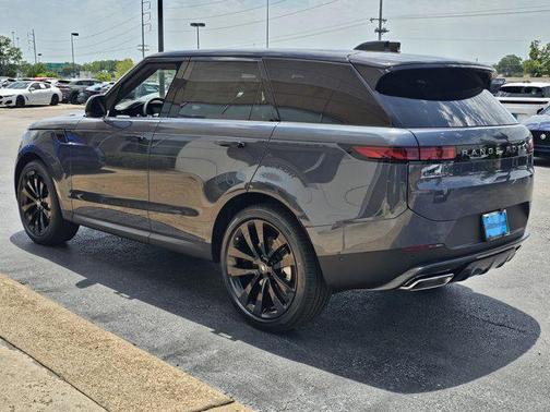 2025 Land Rover Range Rover Sport SE