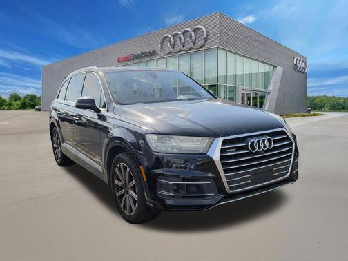 Orca Black 2017 Audi Q7 3.0T Premium