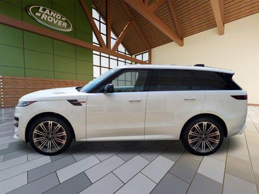 2025 Land Rover Range Rover Sport SE