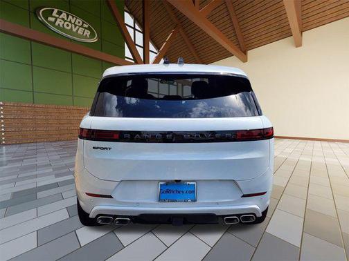2025 Land Rover Range Rover Sport SE